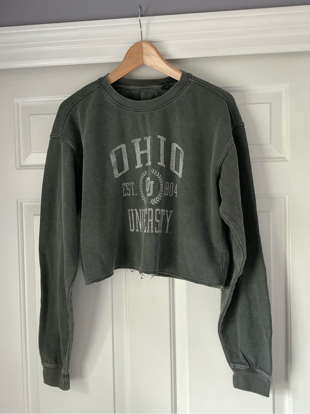 Blue 84 Ohio University Cropped Long Sleeve Crewneck M